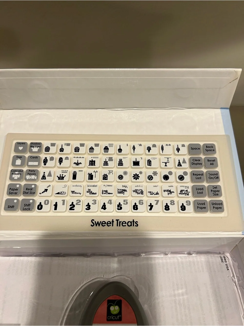 Cricut Sweet Treats Shapes Cartridge - Pink, Blue, Yellow, Brown